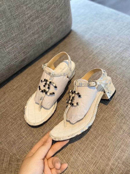 Chanel Sheepskin sandals casual and simple