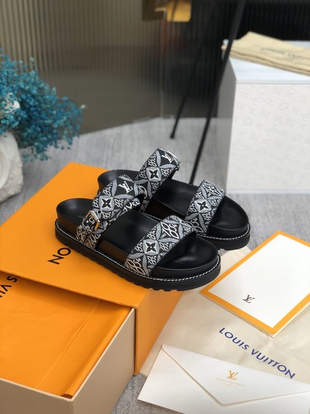Louis Vuitton Sandals sheepskin edging cowhide embossed Monogram