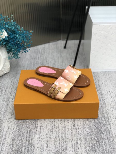 Louis Vuitton Lock It slippers Monogram metal monogram clasp