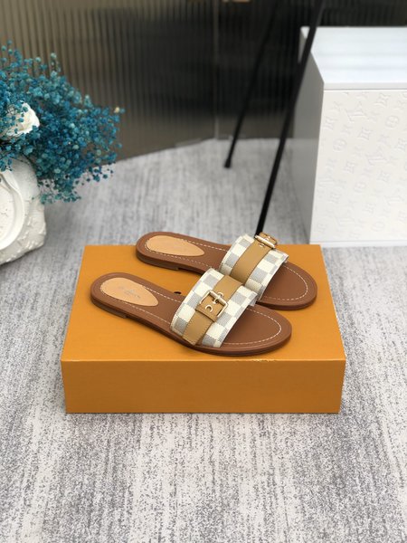 Louis Vuitton Lock It slippers Monogram metal monogram clasp