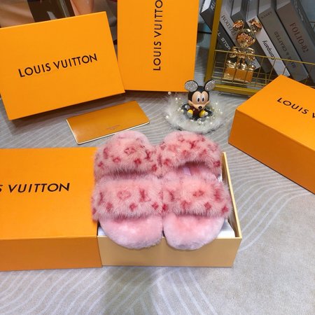 Louis Vuitton Mink slippers