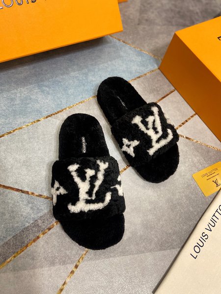 Louis Vuitton real wool fur slippers