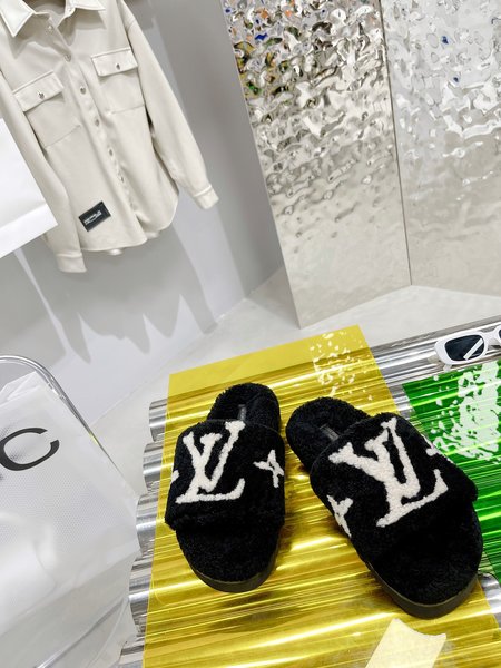 Louis Vuitton Furry wool slippers