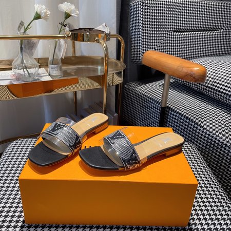 Louis Vuitton Slippers Lamb fabric TPU transparent film Genuine leather outsole