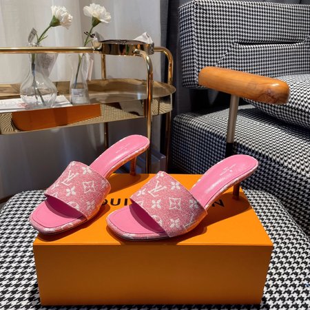 Louis Vuitton Embossed slippers