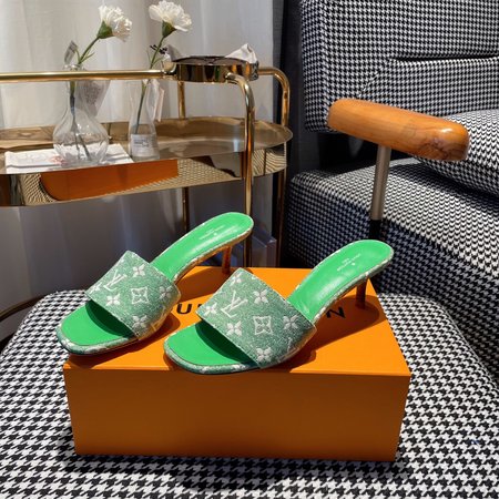 Louis Vuitton Embossed slippers