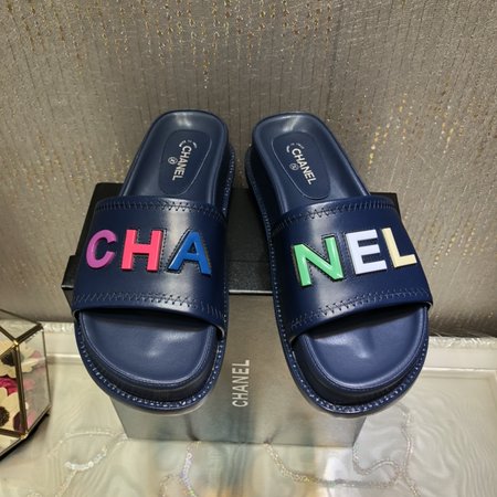 Chanel High-quality lacquered platform slippers