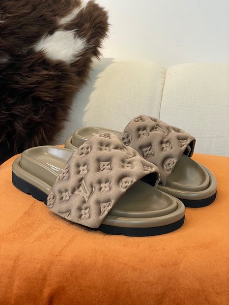 Louis Vuitton L velcro sandal slippers