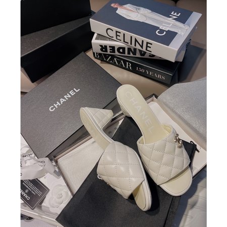 Chanel Vacation slippers series cowhide