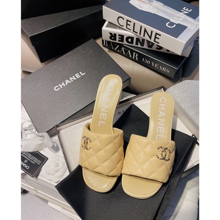 Chanel Vacation slippers series cowhide