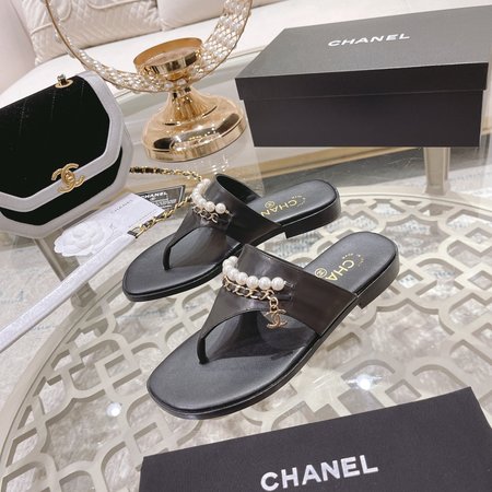 Chanel pearl chain slippers