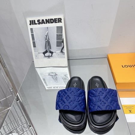 Louis Vuitton LV Embossed Logo Go Sliders
