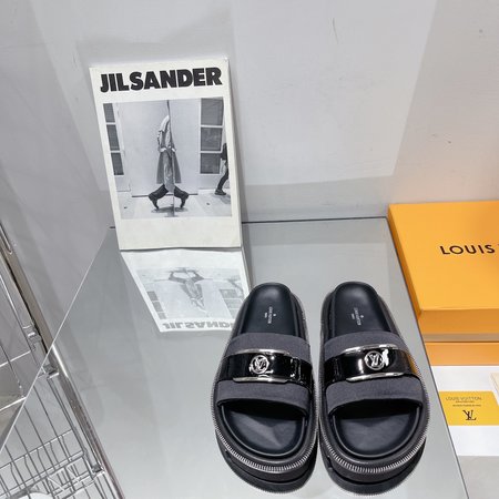 Louis Vuitton Ladies Candy Color Slippers