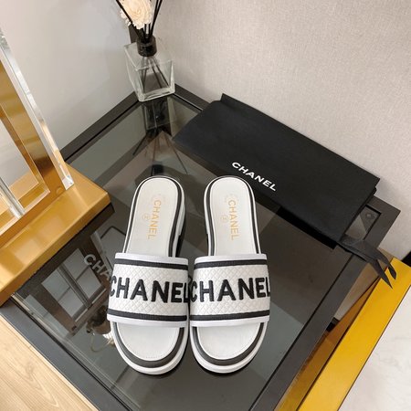 Chanel letter knit slippers