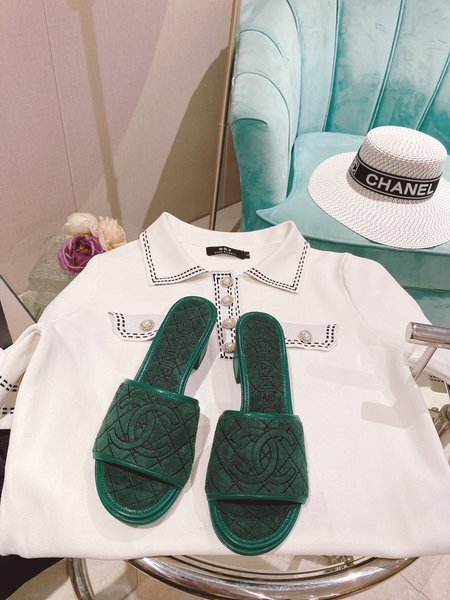 Chanel flat chunky heel slippers