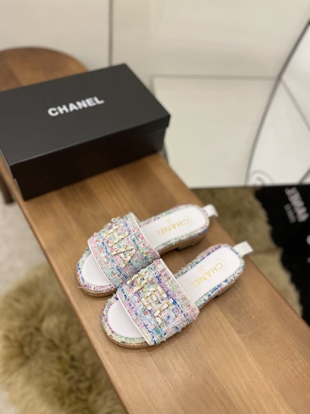 Chanel clogs