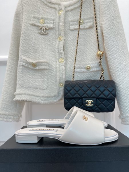 Chanel CC Logo Sliders in Lambskin