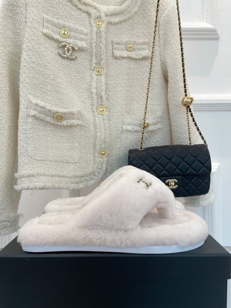 Chanel CC wool slippers