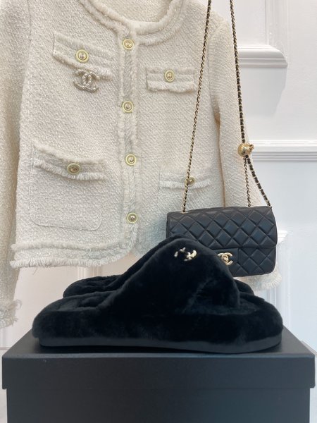 Chanel CC wool slippers