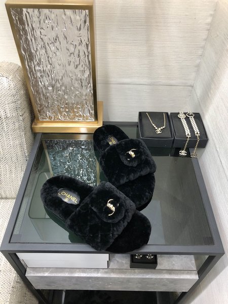 Chanel fur slippers