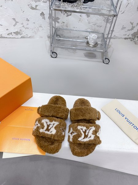 Louis Vuitton Paseo Comfort Flat Fur Slippers