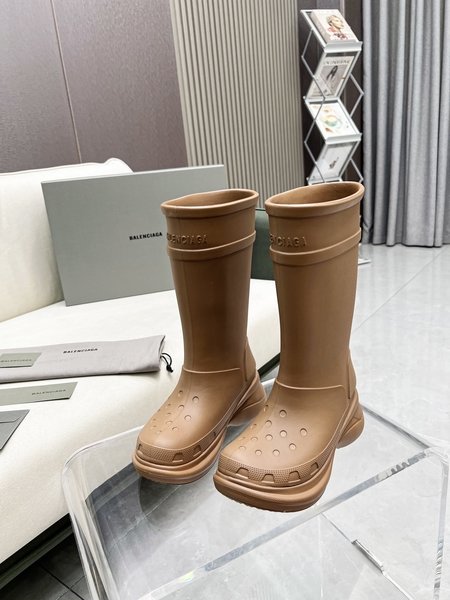 Balenciaga Balenciaga Crocs co-branded new hole-in-the-wall rain boots
